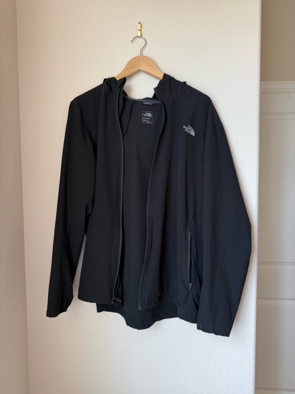 The North Face Men’s Lightweight Softshell Jacket Black Size XL